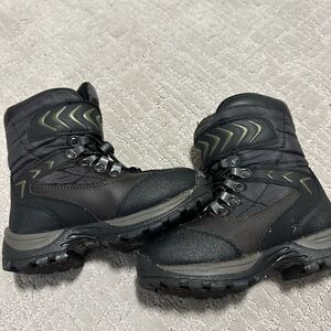 Boys snow boots